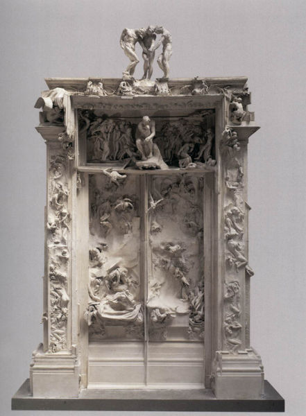 《地狱之门》是罗丹为装饰艺术博物馆设计的一扇大门。门上装饰以“表现《神曲》内容的浅浮雕”