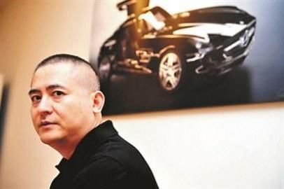 著名当代艺术家曾梵志。