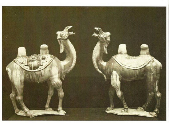经卢芹斋之手流出中国的唐三彩骆驼一对