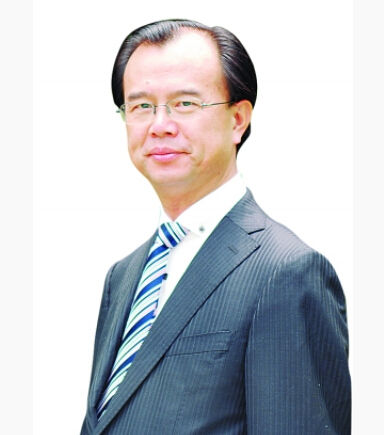 郭同庆  旅日书法家，书法师承王蘧常。现为东京艺术院院长、公益社团法人日中友好协会参与。收藏吴昌硕、王蘧常在内的近现代书画名家作品。