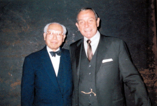 王方宇（左）同安思远的合影