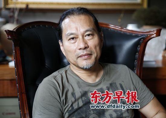 陈伟德 艺术家，收藏爱好者。收藏有玻璃艺术品、欧洲烟斗和油画几百件。 本版图片 刘瑾