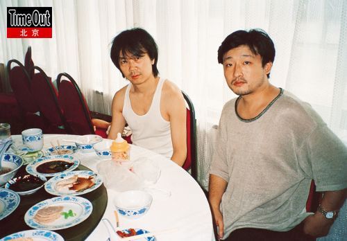 1995年崔健与王小帅在北京。