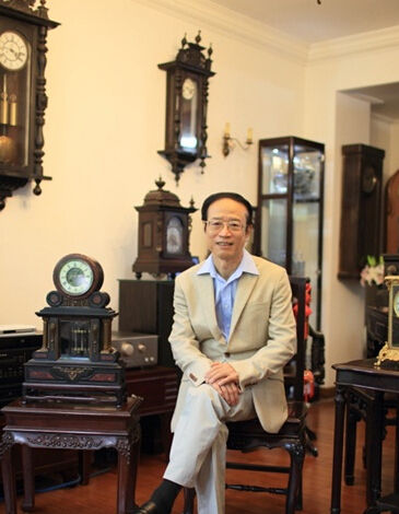 上海市收藏协会钟表专业委员会常务理事李威仁 