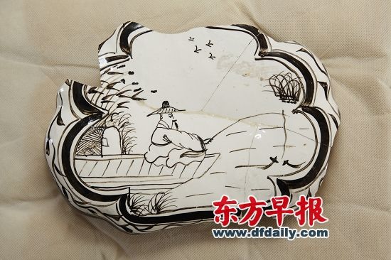 磁州窑白地黑花垂钓图枕片