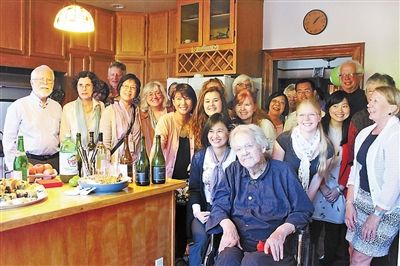 2013年，高居翰先生87岁寿诞，摄于伯克利家中