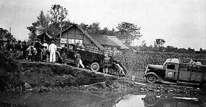 　故宫文物在南运途中。