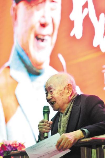 昨日，大师黄永玉与星城媒体记者侃侃而谈，用轻松幽默的语言回应各界对他的各种疑问。