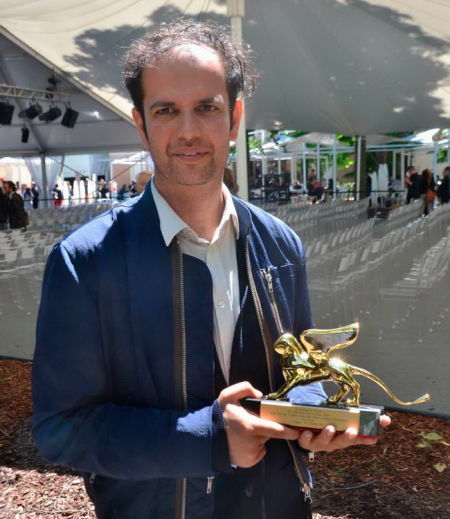除斩获威尼斯双年展主题展艺术家金狮奖，提诺·赛格尔还是即将于 12 月颁布的特纳奖的 4 位提名艺术家之一。