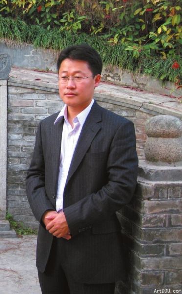 荣宏君：文化的担当者