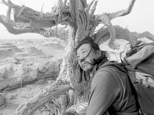 “武宗云不计安危，冒着生命危险采集了大批标本，为科学家们的科考工作提供了条件和重要线索。”