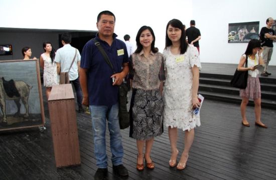 艺术家沈少民、香港驻京办主任朱曼铃、策展人方敏儿