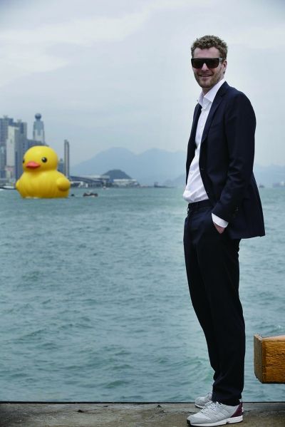 2013年，“大黄鸭”亮相中国香港维多利亚港