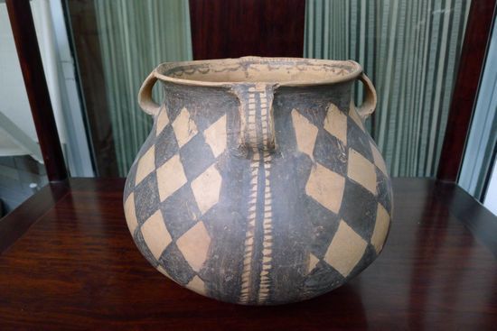 王赞收藏的陶罐