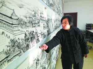 任宝利和《北京中轴线》黑白水墨初稿。