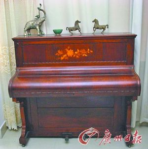 法国制造的世界上最古老的钢琴。