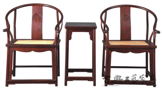 红酸枝浮雕螭龙纹素圈椅（三件套）