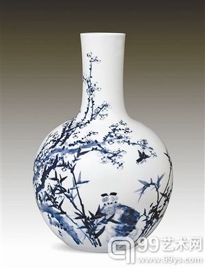 方国兴作品《青花天球瓶》