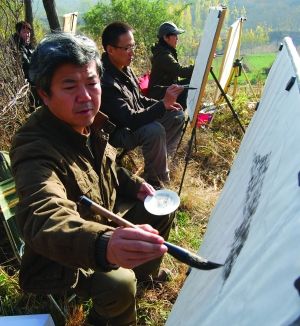 导师王界山带领清华美院高研班学员在山东省青州市西南山区写生场景