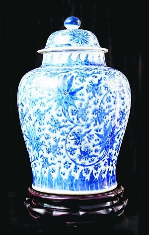 清康熙缠枝莲将军大罐