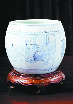 雍正青花淡描人物鼓式小缸