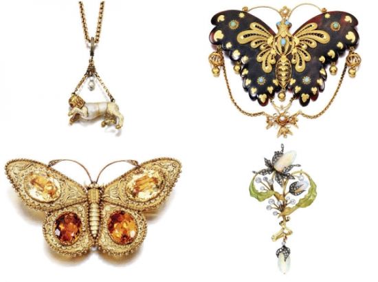 从左上顺时针方向： 1. 狮子吊坠（16世纪）；2. 黑蝴蝶胸针（1870年）；3. 花形吊坠，珐琅、蛋白石和钻石制成（1900年）；4. 蝴蝶胸针（19世纪早期）