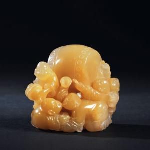 林飞作善伯洞石《童子击鼓》摆件