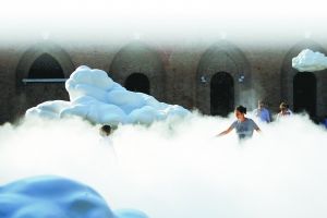 第54届威尼斯双年展 蔡志松作品《浮云》