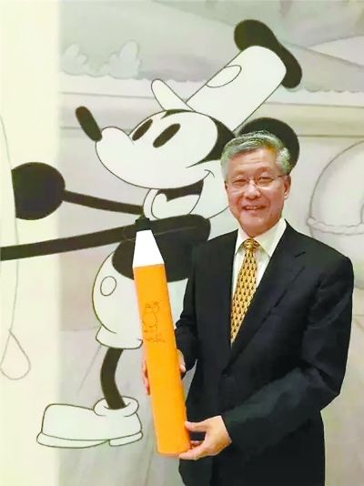 6月30日,作为国家博物馆《生命之绘——迪士尼经典动画艺术展》开幕式嘉宾，陈履生获得了同是嘉宾的《超能特工队》导演唐·霍尔绘画签名的迪士尼神笔。