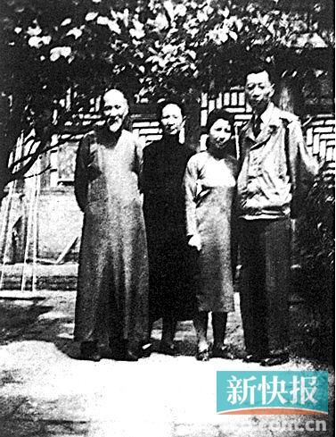 1948年黄宾虹夫妇与傅雷夫妇合影于北平黄宾虹寓所。