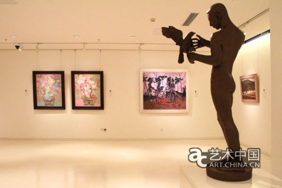 “天天向上”筑中美术馆2014年名师提名展展览现场