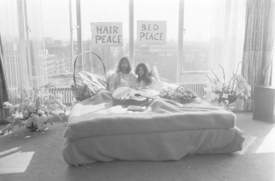 约翰·列侬和小野洋子作品《上床》