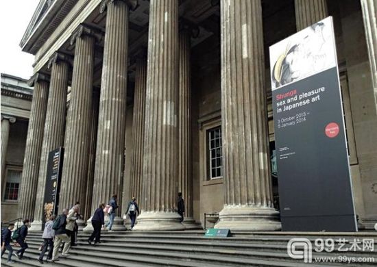 英博物馆入口处的春画展大型立牌。