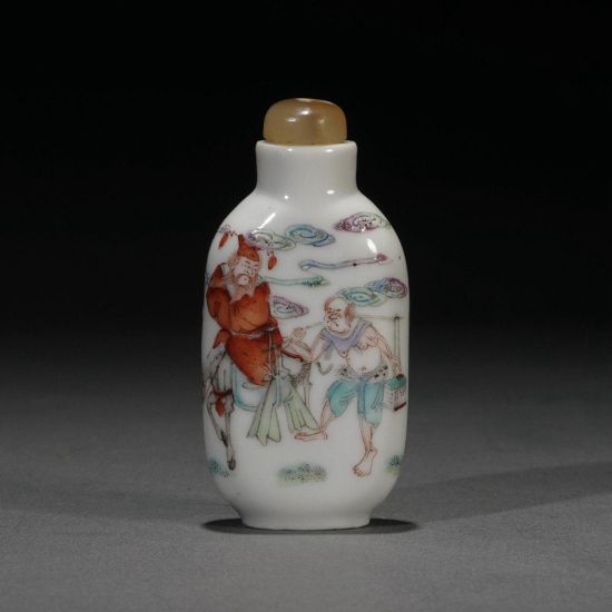 粉彩钟馗嫁妹图鼻烟壶(拍品编号：18) 落槌价：7200元 　　场次：北京文博苑2015网拍首场鼻烟壶专场拍卖