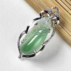 　　冰种飘绿福瓜吊坠(拍品编号：003) 起拍价1元 　　场次：重华珠宝翡翠保真捡漏专场(一)