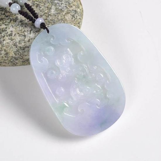 　　冰糯种飘绿龙腾吊坠(拍品编号：B029) 起拍价1元 　　场次：重华珠宝翡翠保真捡漏专场(三)