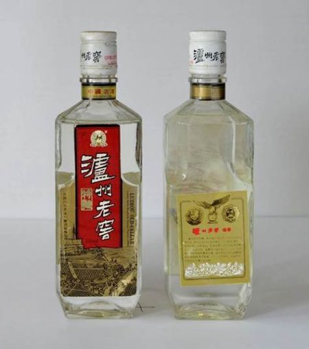 　　泸州老窖特曲1989年一对(拍品编号：69)落槌价5400元