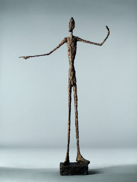 贾科梅蒂 L'homme au doigt 铜雕 艺术家手工上色 高：69 7/8 吋(177.5公分) 成交额：1.41285亿美元