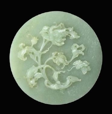 清乾隆 青白玉牡丹盖盒