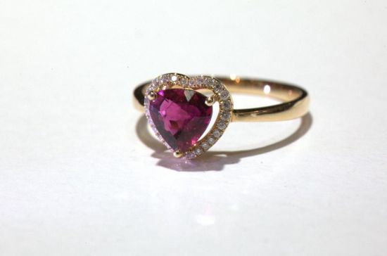 金AU750碧玺戒指(拍品编号：17)落槌价3800元