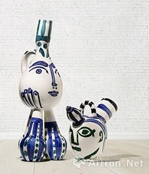 　　毕加索，“Tripode and Pichet a glace”