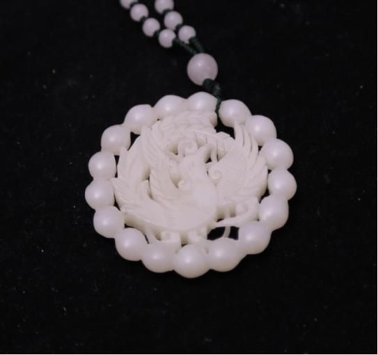 白玉凤纹佩(拍品编号：L89) 落槌价600元