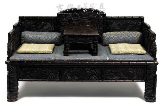 清 紫檀浮雕山水图竹节围子，成交价604万港元