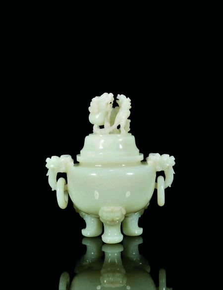 清中期 白玉太狮少狮钮炉 40.25万元成交