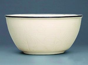 北宋定窑白釉划花萱草纹大盌