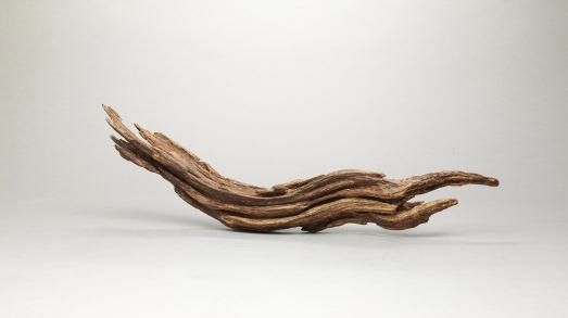 越南棋楠香摆件，47.7公分，541克，HK$5,000,000-7,000,000