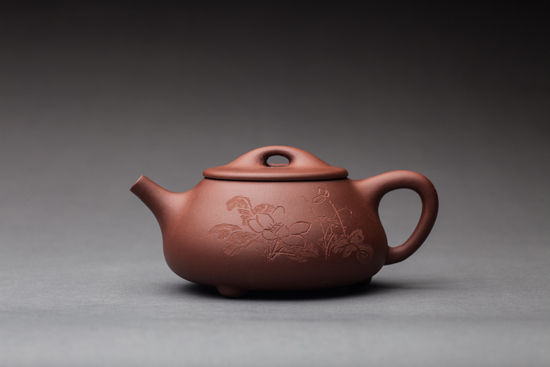 图11【景舟石瓢壶(范亚琴制、郑伯萍画、施元亮铭)】