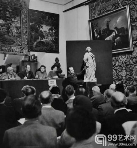 1954年10月，位于慕尼黑的Weinmüller拍卖行正在举行拍卖会