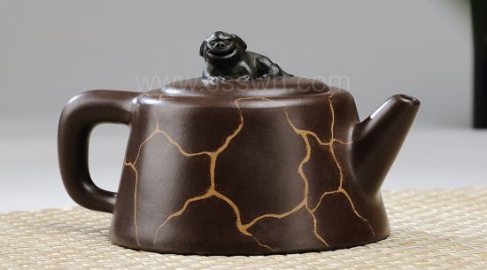 茶禅一味专场封面拍品：何道洪制饮水思源壶