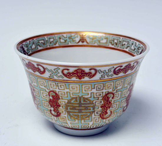 图5【清 粉彩五福捧寿碗】 